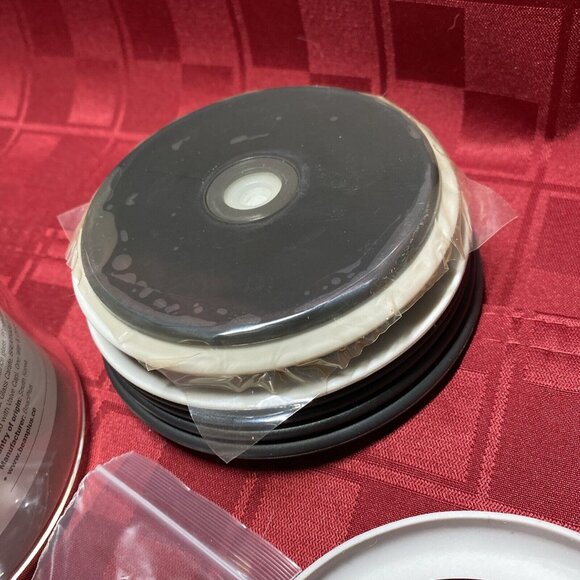 BeanPlus Sealing Carafe Two-in-One Breathable Lid 29oz - New - Picture 7 of 7